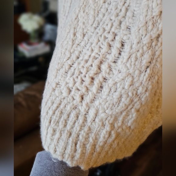 VINCE.‎ Textured Loop-Stitch Wool-Blend Sweater - Picture 3 of 7